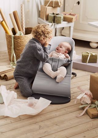 Bouncer Bliss in Light grey 3D Jersey, Where holiday memories begin
