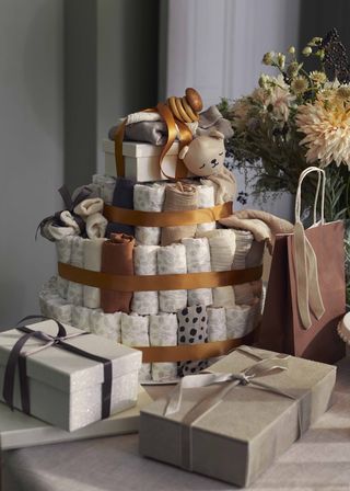 Nappy cake hot sale essentials