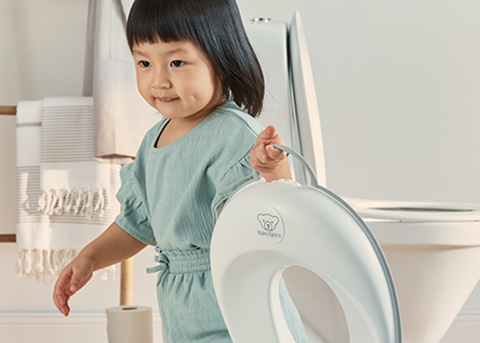 Toilet training seat in white/grey BPA-free plastic - BabyBjörn