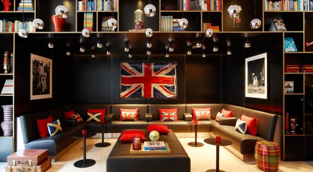 Citizenm Tower Of London Living Room 2 Bd07c55034b02945f9056ae 1 1024x563