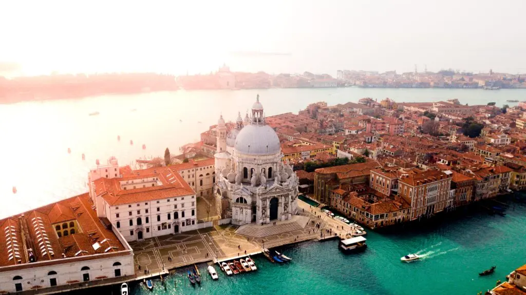 Venice 1024x575