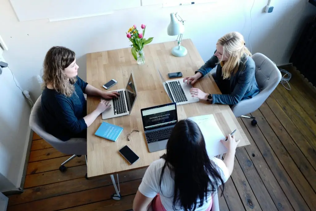 Women Working Together 1024x683