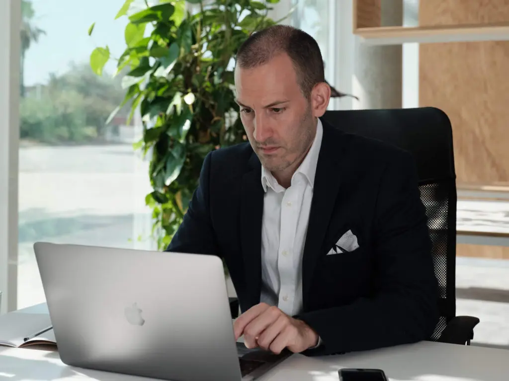 Finance Manager Travel Policy 1024x767