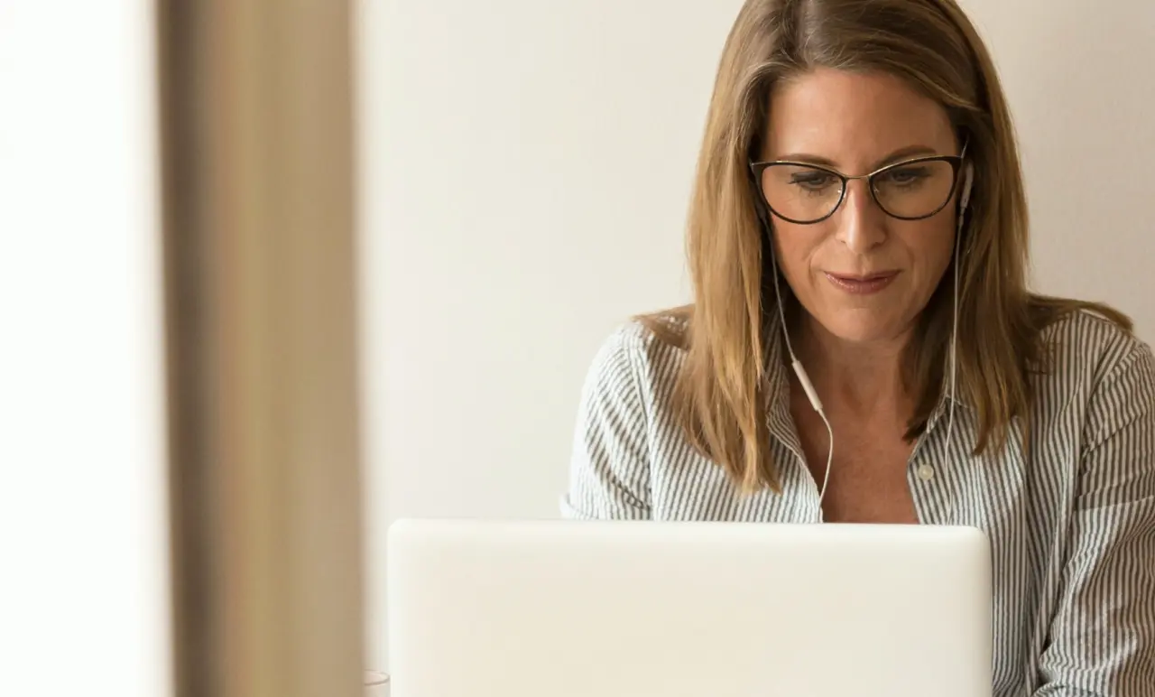 Women With Laptop