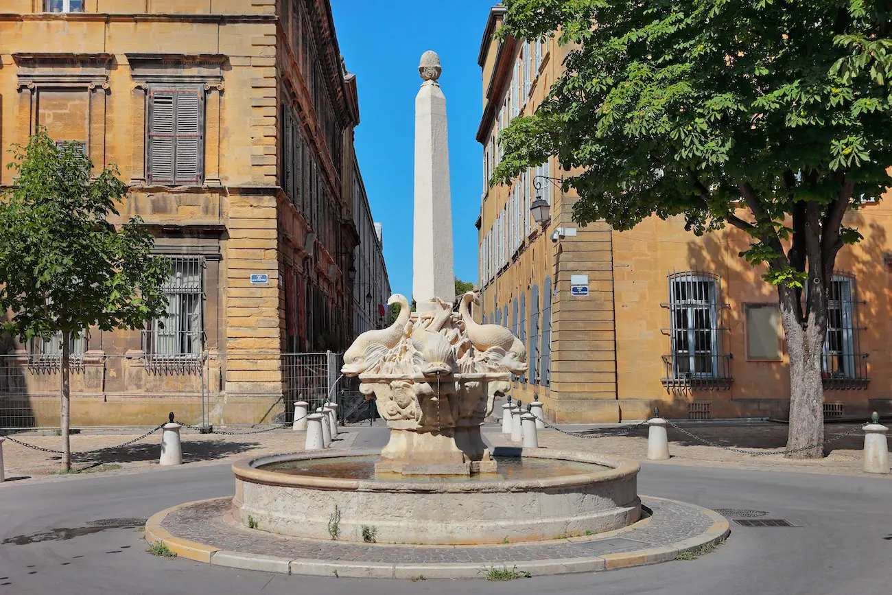 Fontaine Des 4 Dauphins Aix En Provence
