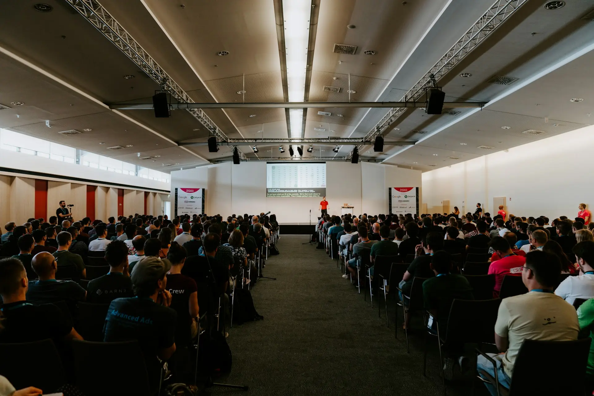 Conference audience Claudio Schwarz _wDZkpybAfY Unsplash