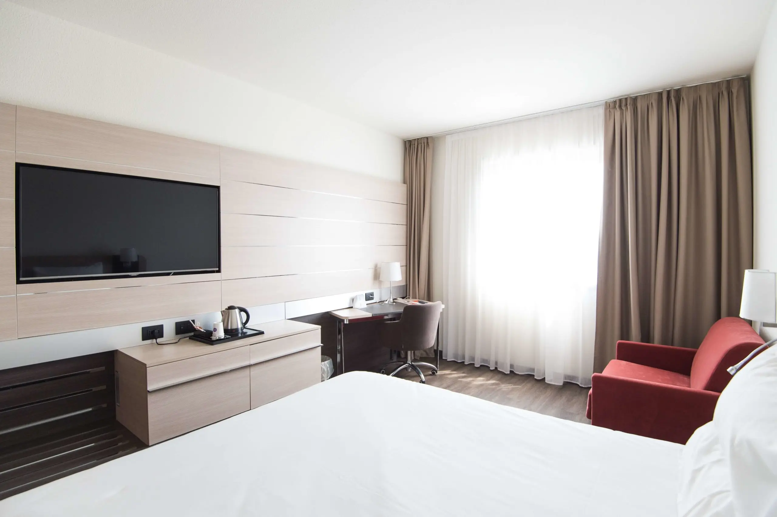 Business Travel Hotel Needs Scaled
