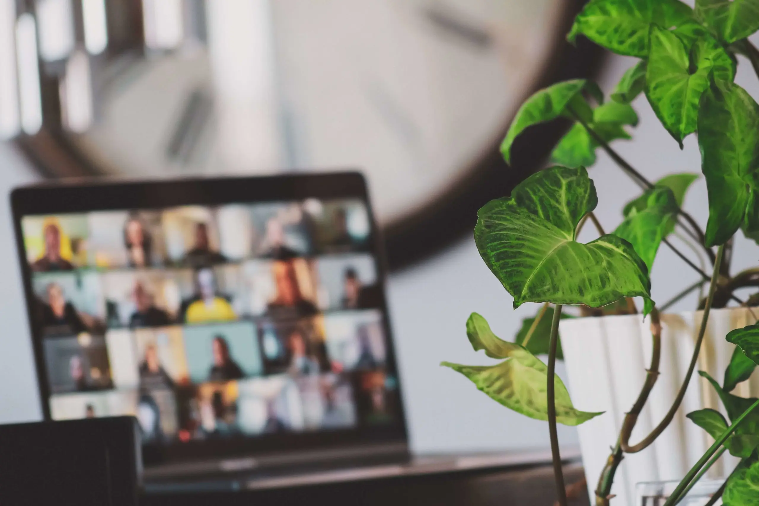 Cover Photo Hybrid Meetings 1 Scaled