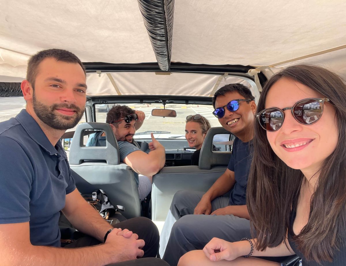 la team dans la jeep au séminaire de majorque