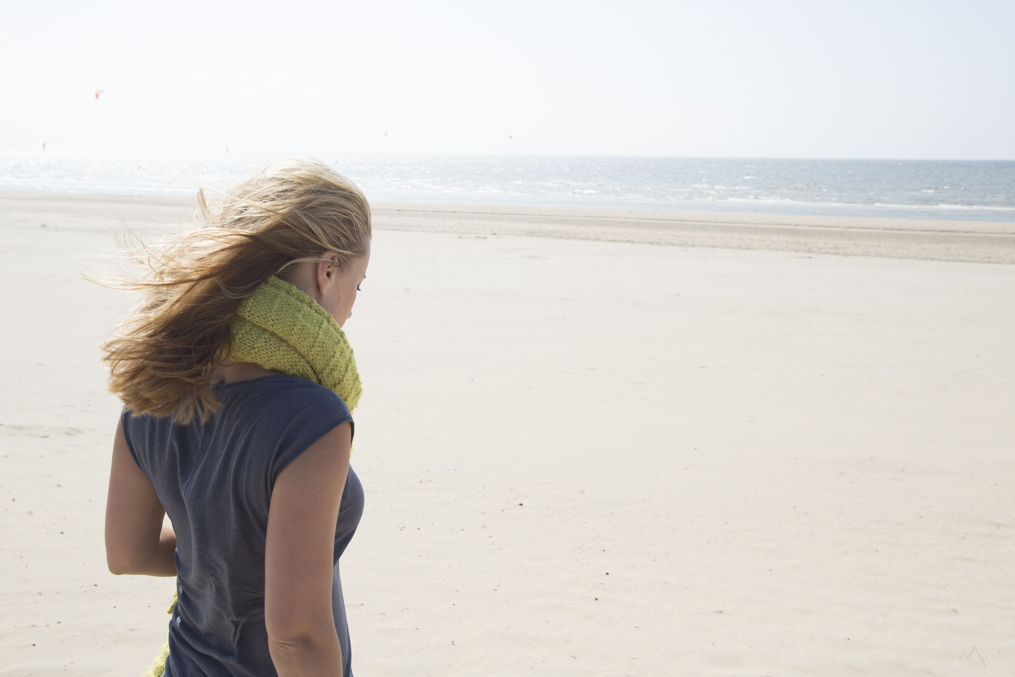 Meisje op strand