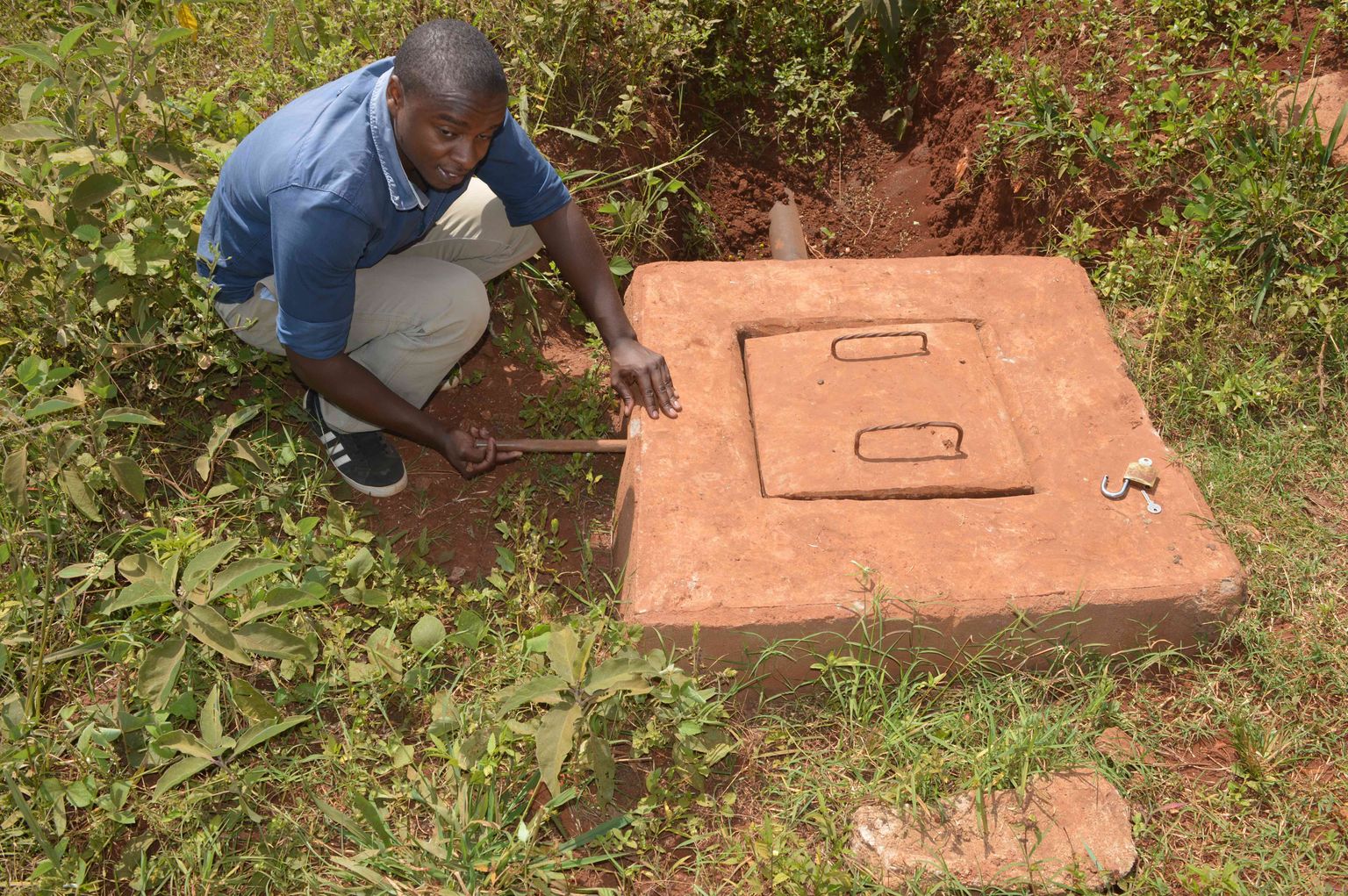 Opening ground hatch 