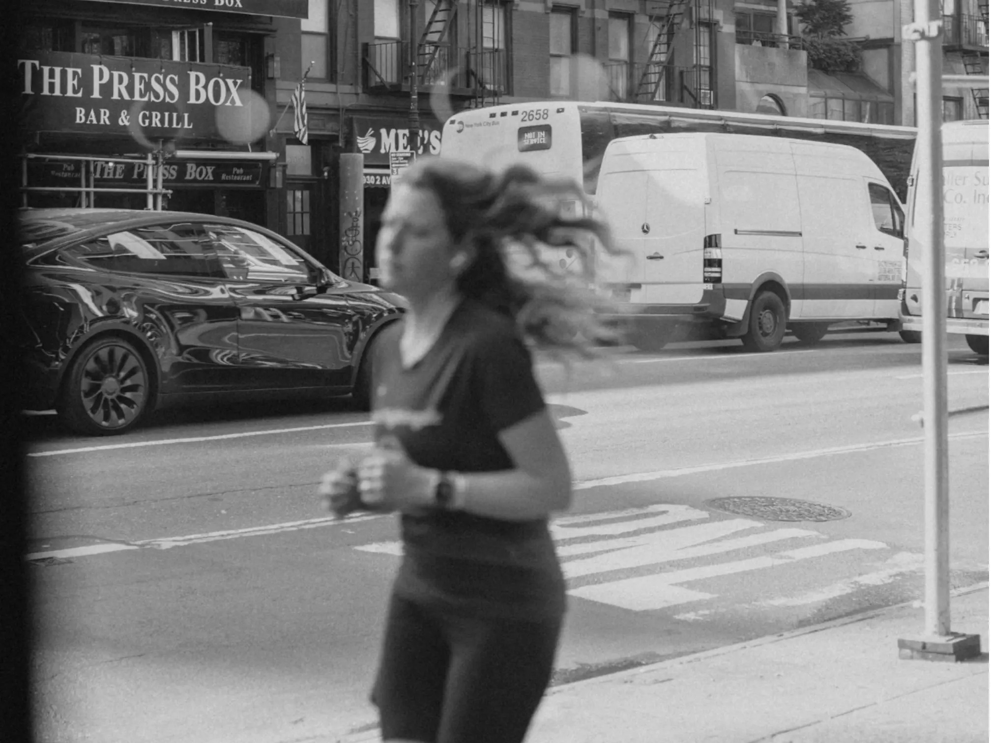 How to make blurry pictures clear with AI (+ expert tips) Photoroom