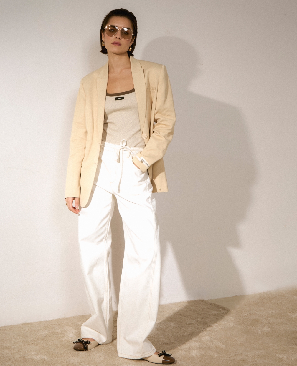 Shop de sale van JOSH V