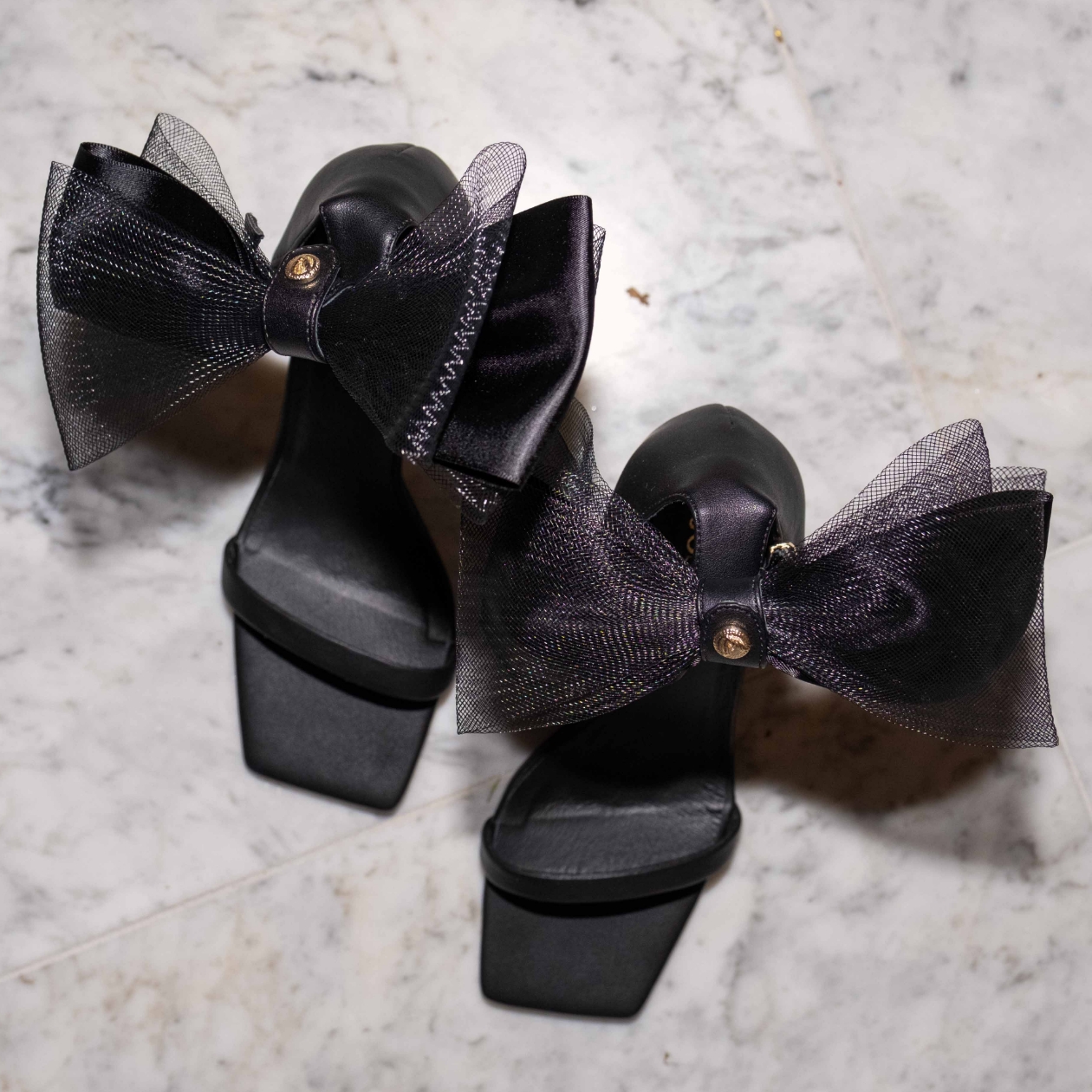 Shop de sale van JOSH V