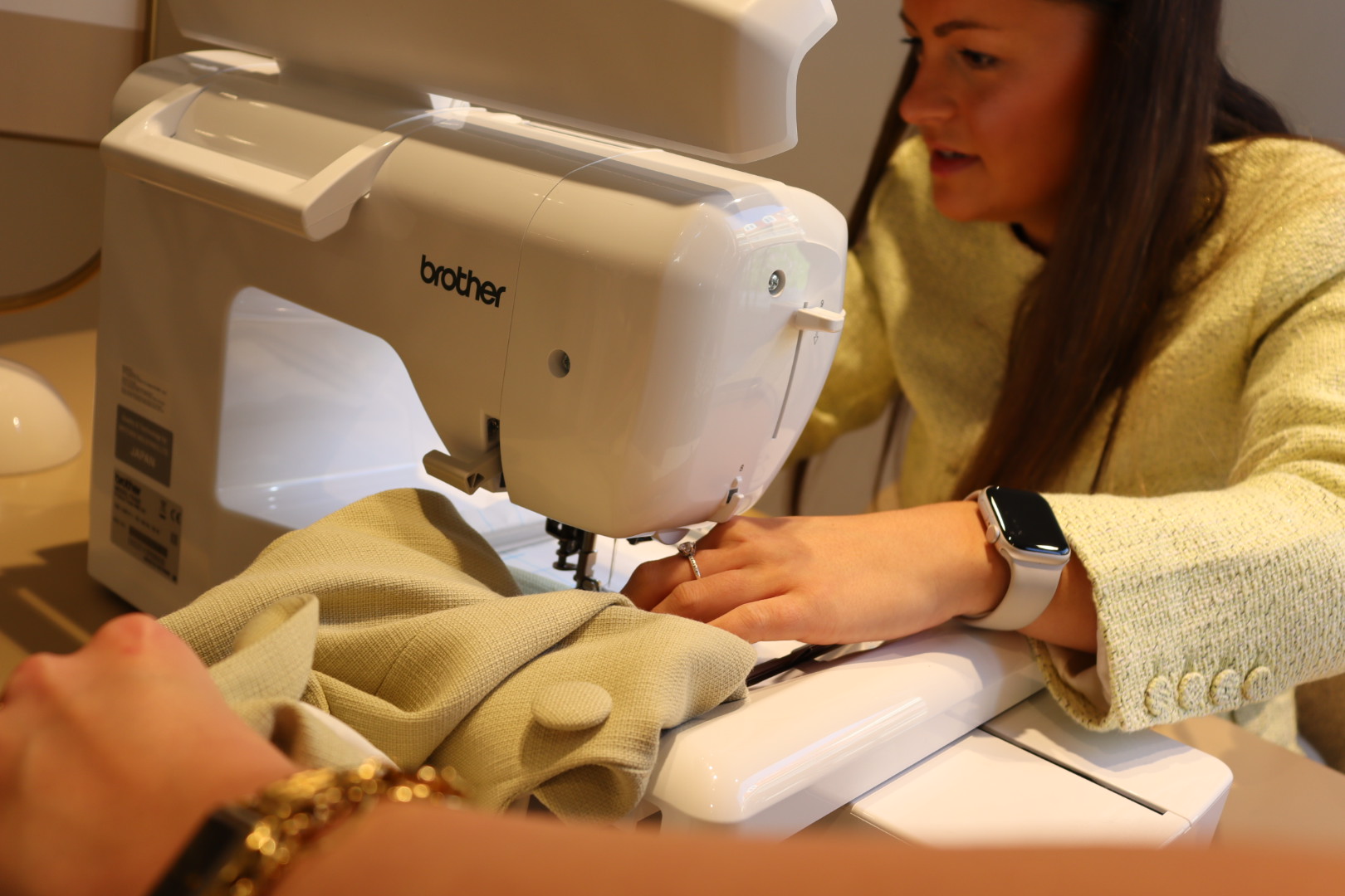 Broek laten vermaken in de brandstores?