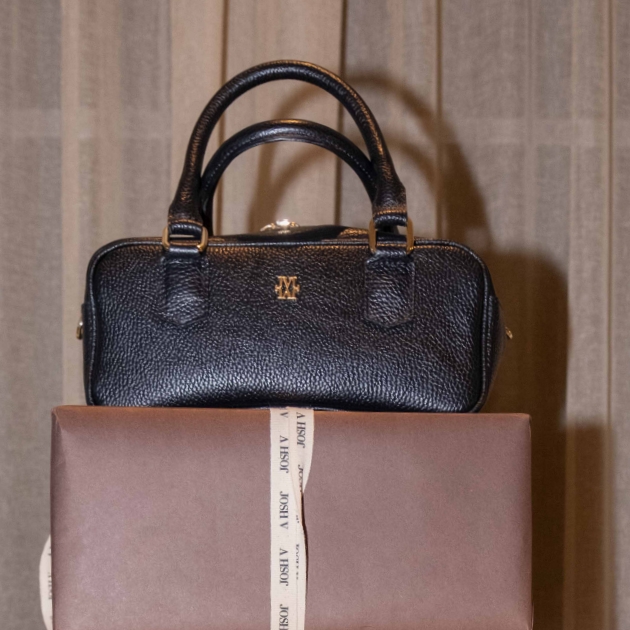 Shop de sale van JOSH V