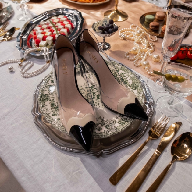 Shop de sale van JOSH V