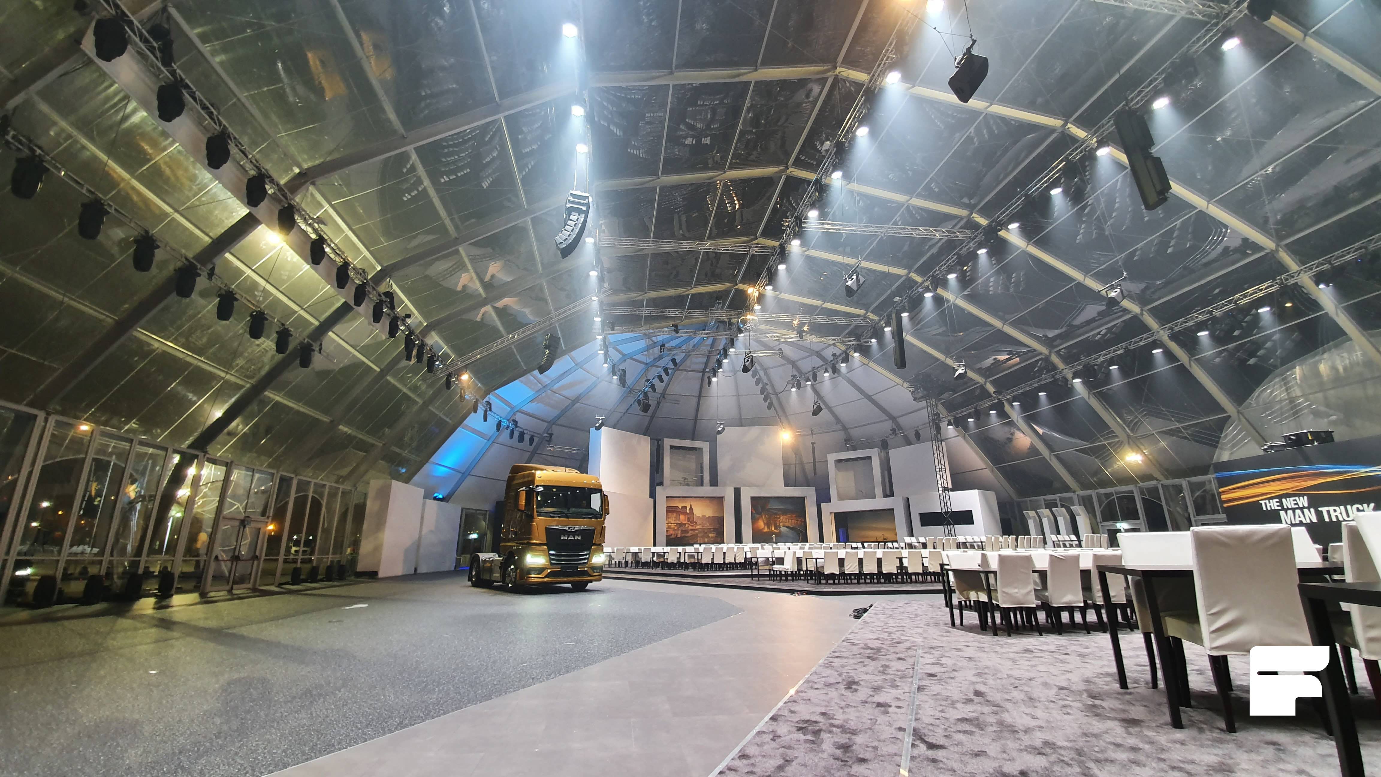 (DE) Framewert Iglu Raumkonzept für MAN Präsentation in Bilbao (EN) Framewert Igloo room concept for MAN presentation in Bilbao