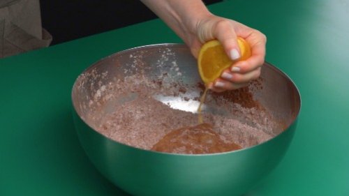 Preparazione Torta al cacao con crema di pistacchio 06