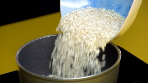 Preparazione risotto ai mirtilli 04