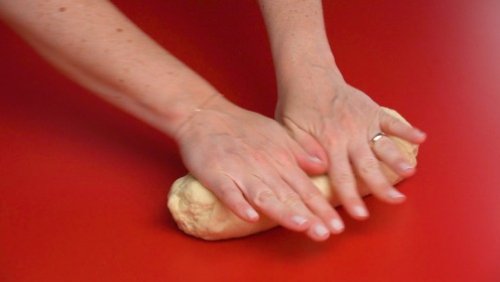Preparazione Ghirlanda di pane 10