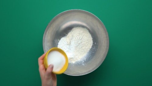 Preparazione Torta al cacao con crema di pistacchio 03