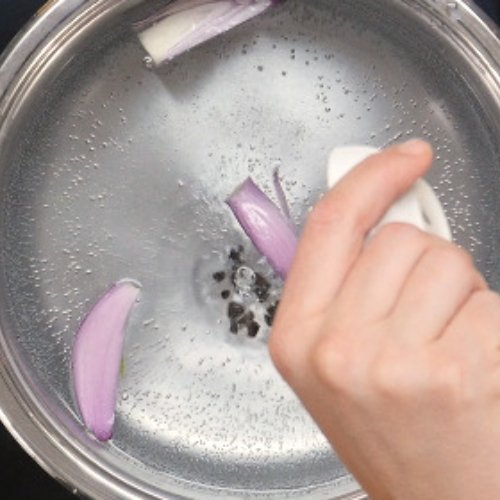 Preparazione Pappa al pomodoro con polpo bollito 01