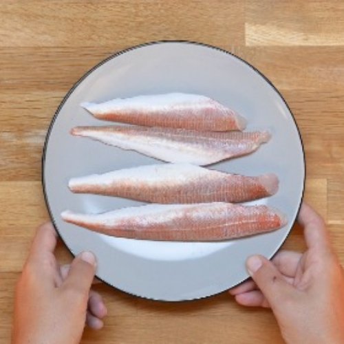 Preparazione Gallinella al vapore, cavolo viola e panna acida 01