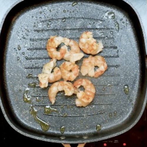 Preparazione Cous cous con gamberi rossi, pistacchi e melograno 05