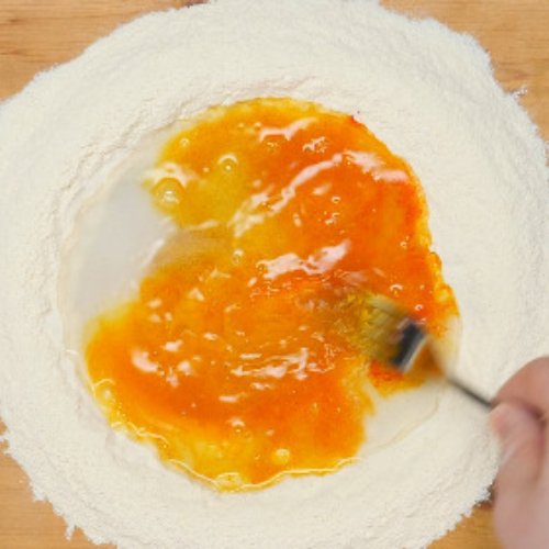 Preparazione Cavatelli allo zafferano con fave carciofi e piselli 02