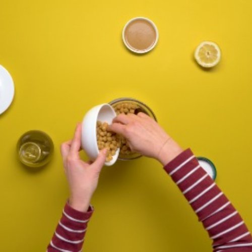 Preparazione Hummus rosa e pinzimonio 01