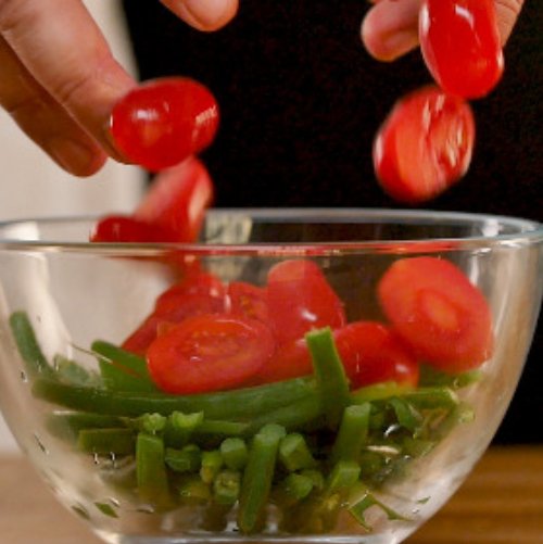 Preparazione Tonno scottato insalata di fagiolini e sesamo 08