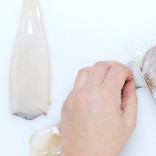 Preparazione Calamari arrosto e caviale di melanzane 07