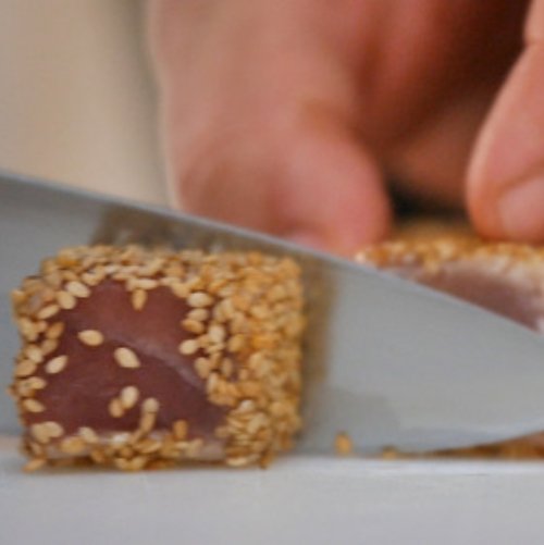 Preparazione Tonno scottato insalata di fagiolini e sesamo 04