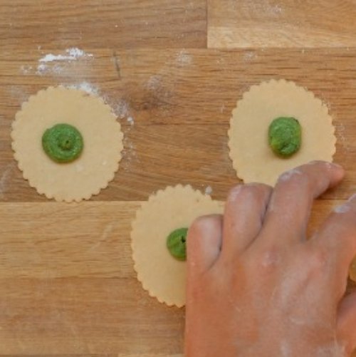 Preparazione Ravioli broccoli e acciughe 06