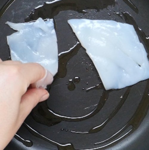 Preparazione Calamari arrosto e caviale di melanzane 08