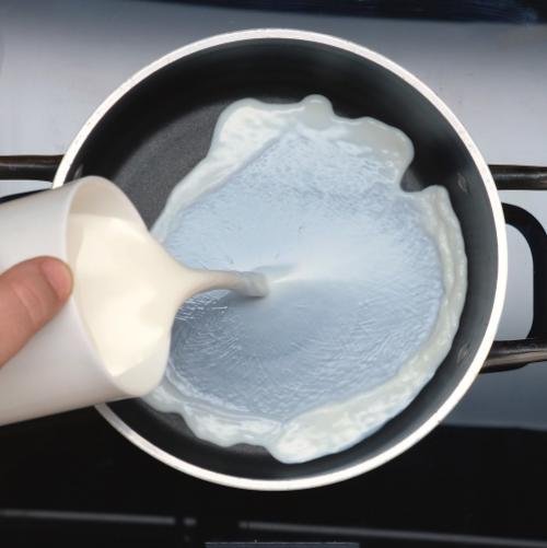 Preparazione Soufflé di colomba con salsa al limone 01