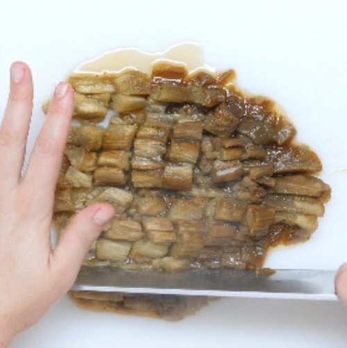 Preparazione Calamari arrosto e caviale di melanzane 02