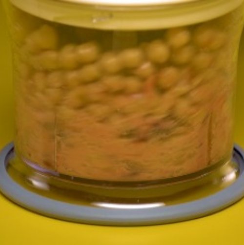 Preparazione Hummus rosa e pinzimonio 03