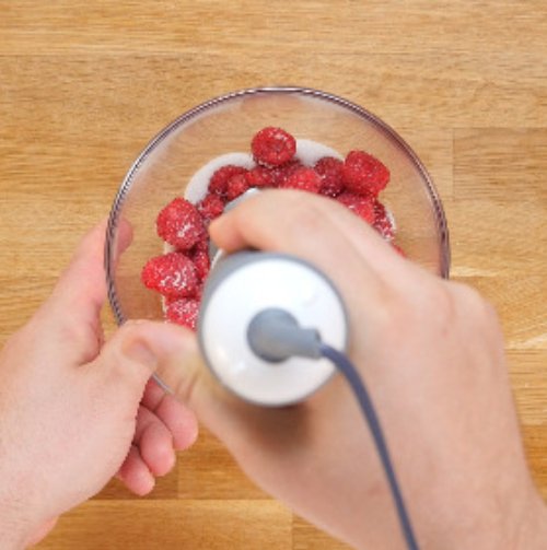 Preparazione Insalata di melone salsa melba e menta 03