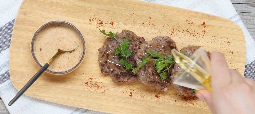 Preparazione Hamburger di manzo e maionese alla paprika 09