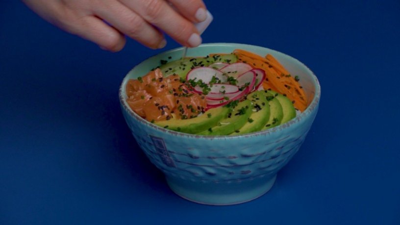 Preparazione Pokè al salmone 07