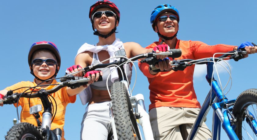 Famiglia in bici