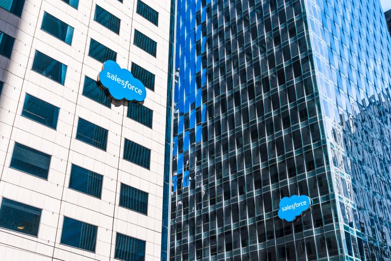 Salesforce Tower