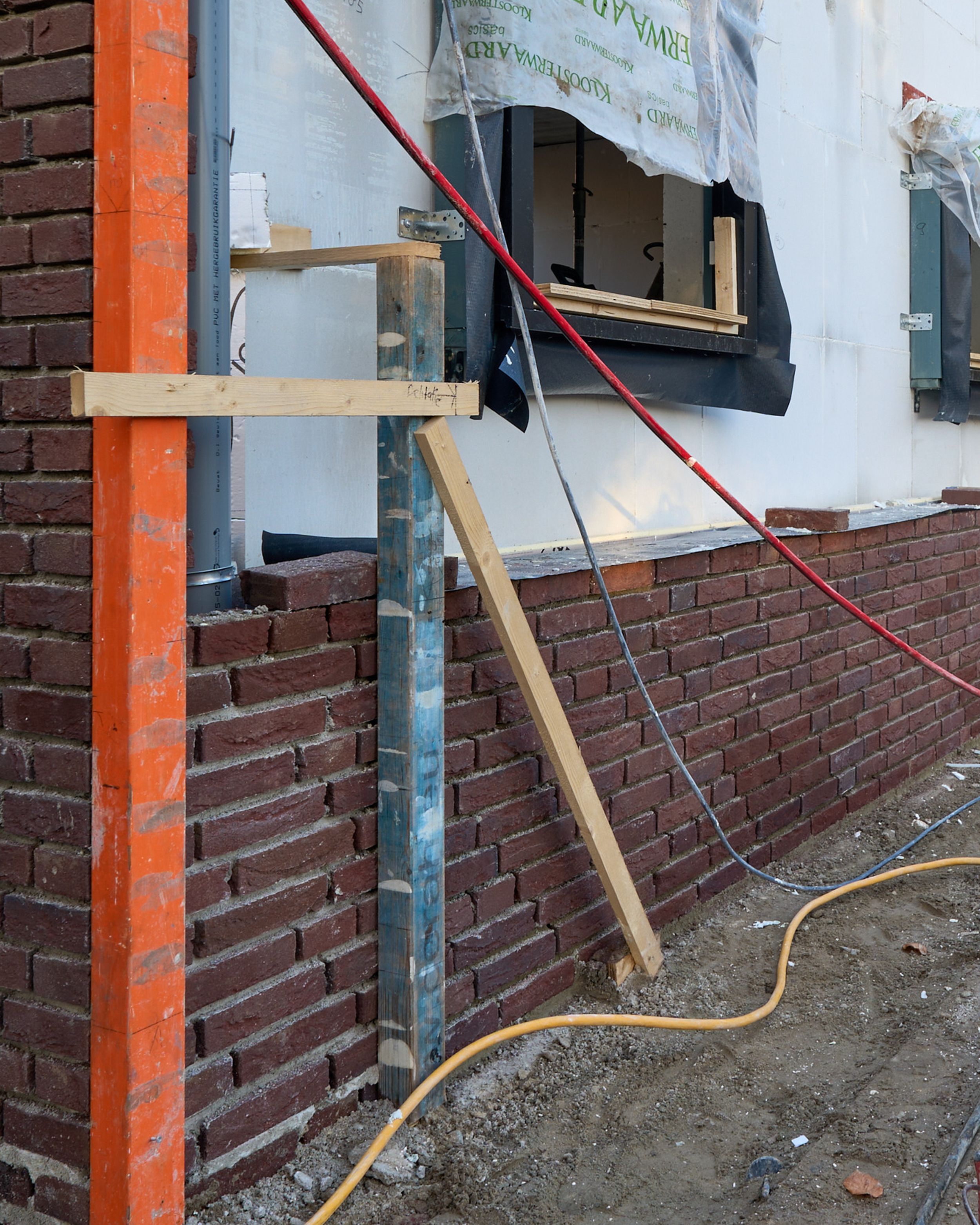 Begin 1e verdieping & buitenmuur