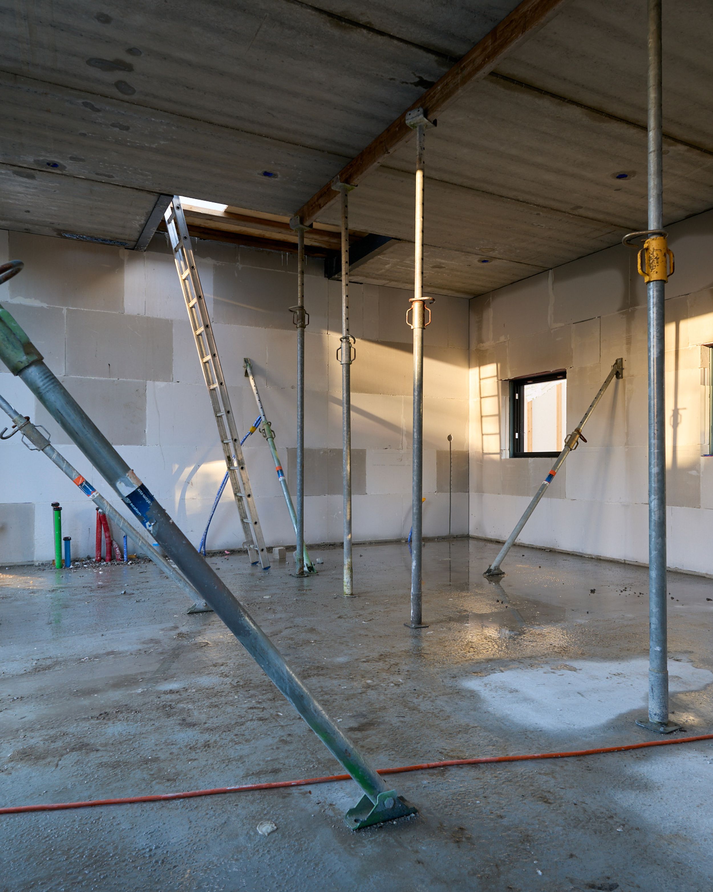 Begin 1e verdieping & buitenmuur