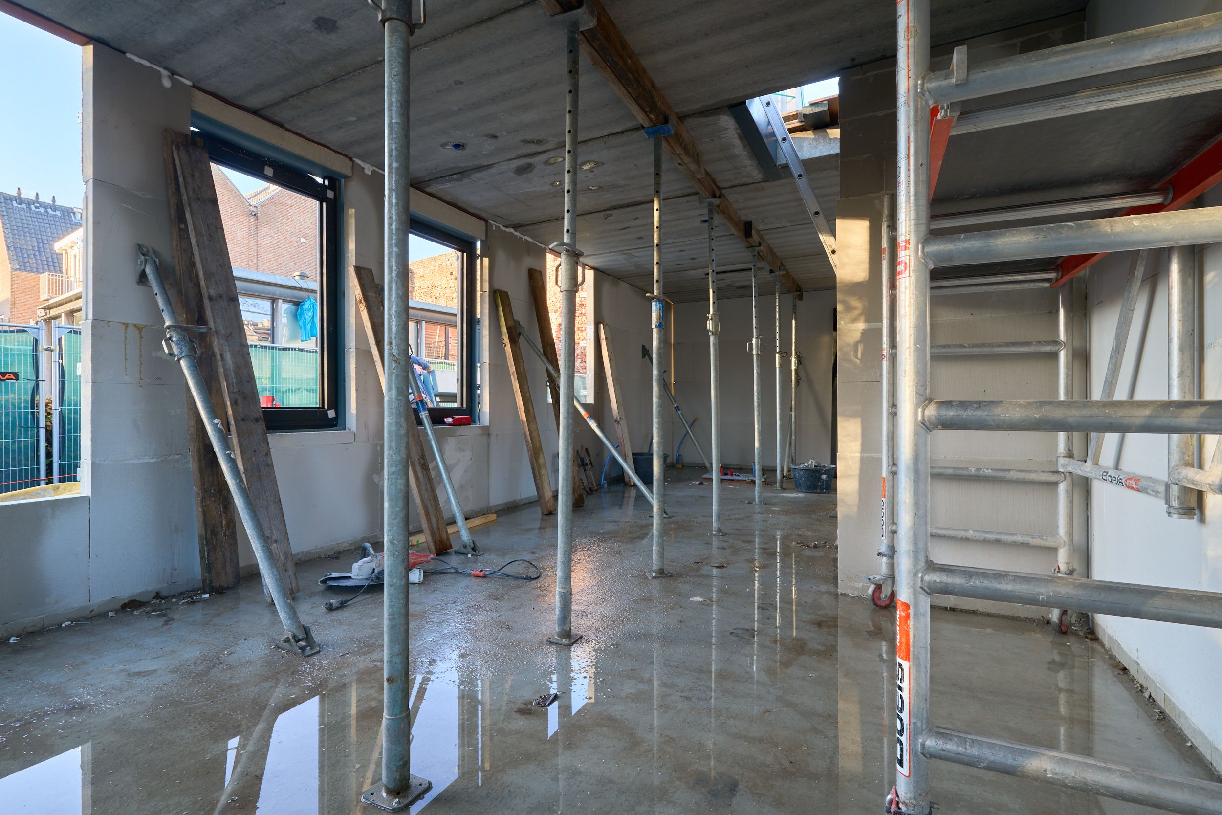 Begin 1e verdieping & buitenmuur