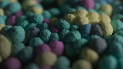 Multicoloured cells clustered cost together