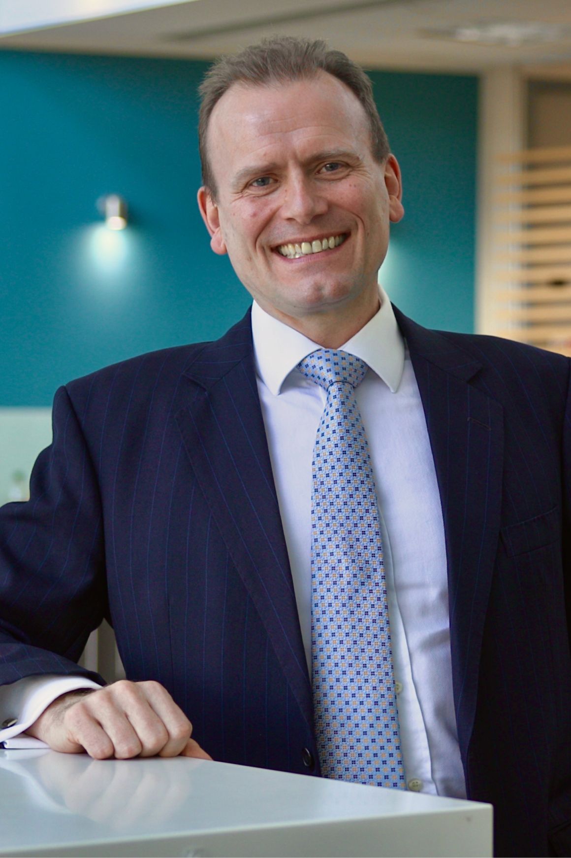 Dr Daniel Mahony