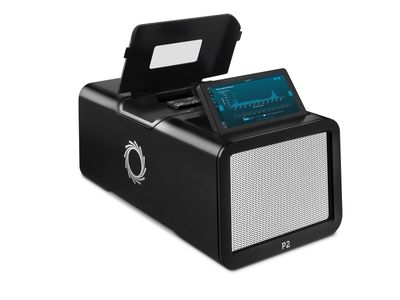 P2i_ Right 45_Screen Up_ Lid Up 1_histogram_white